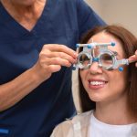 siapa saja yang bisa menjalani operasi lasik